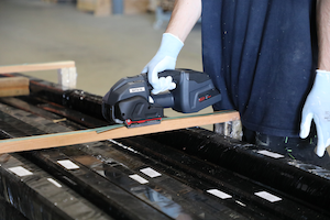 Signode Battery-Powered Hand Tool for Plastic Strapping   