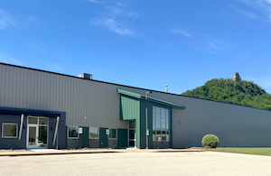 OZ Lifting Winona exterior facility